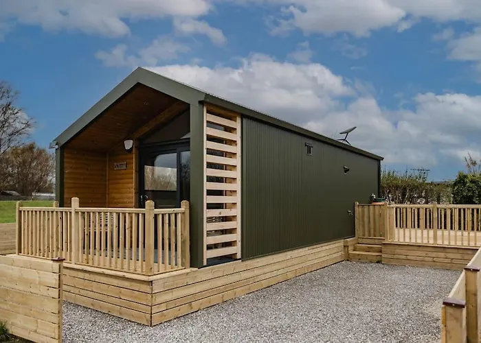 Lowfield Lodge & Hot Tub - Humberston Fitties Beach